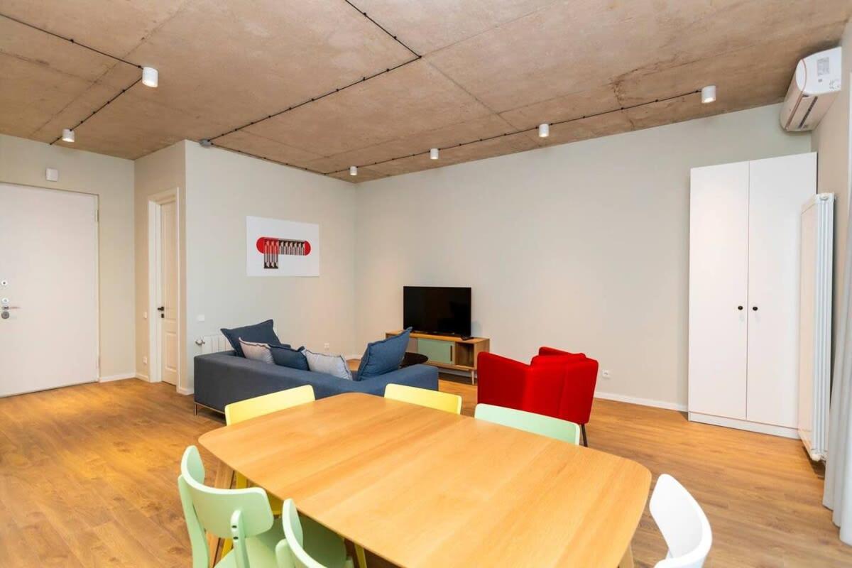 Stylish 2 BR 2 Balconies Apartment In Old Tbilisi view 4