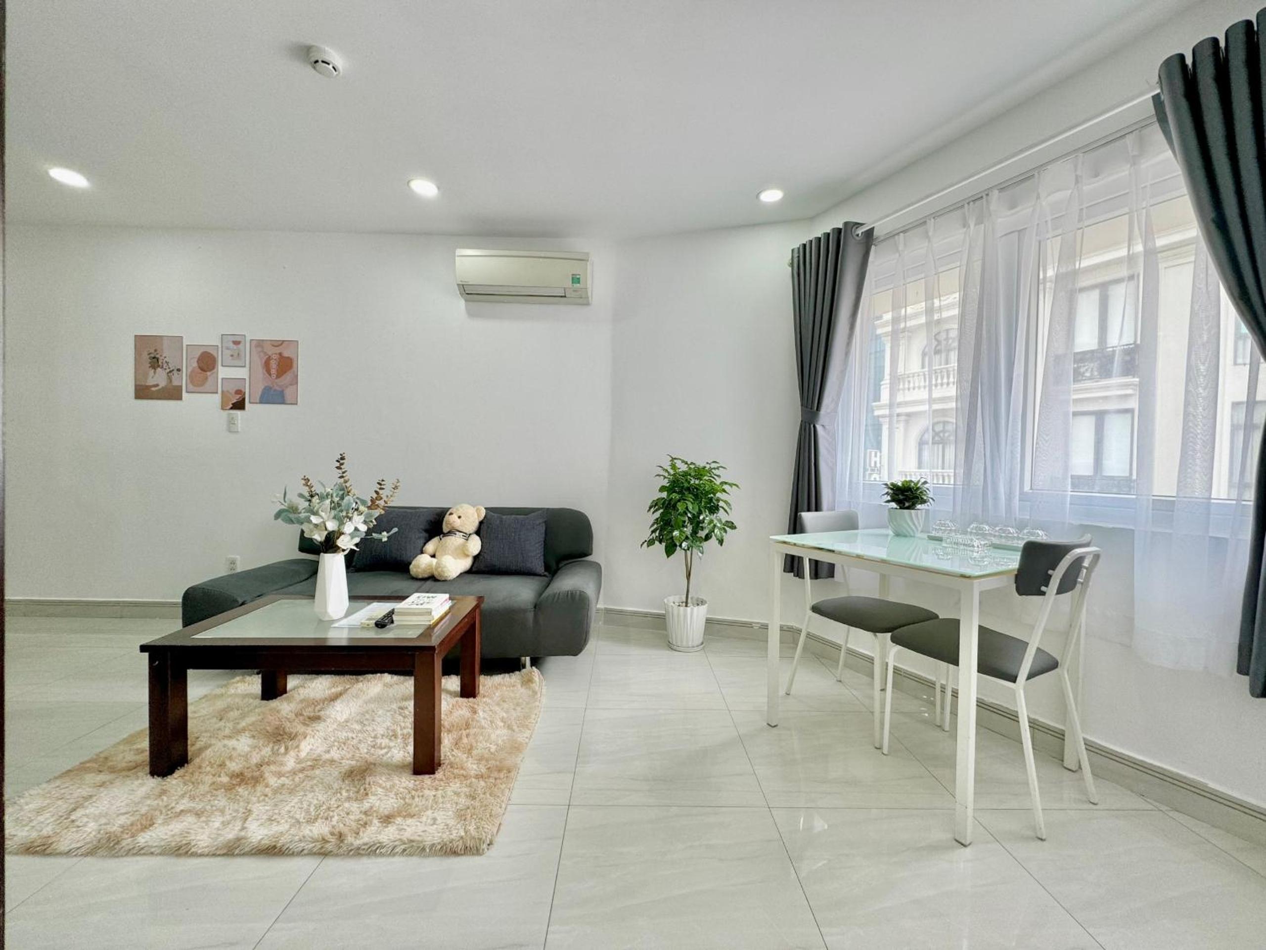 Tan Son Nhat Airport Apartment by SABAY