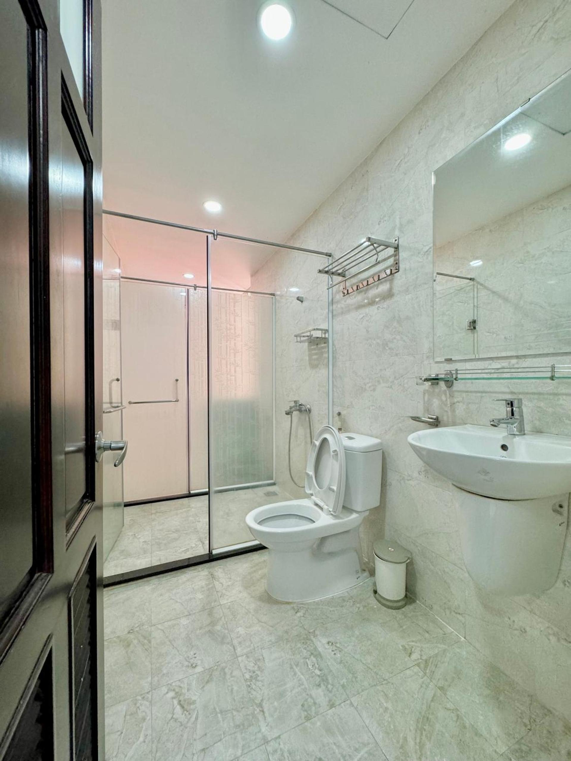 Tan Son Nhat Airport Apartment by SABAY