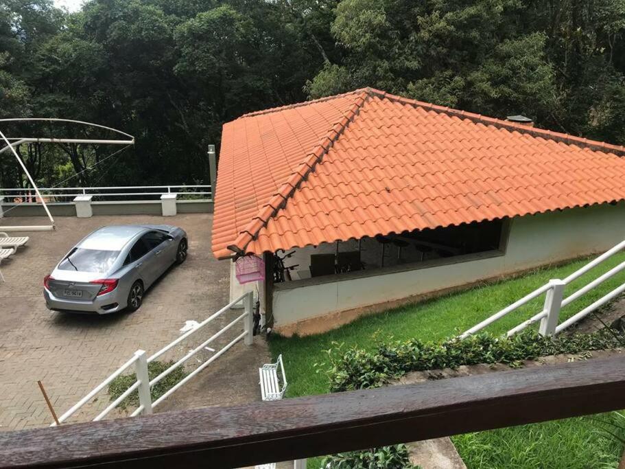 Casa de campo condomínio retiro do chalé