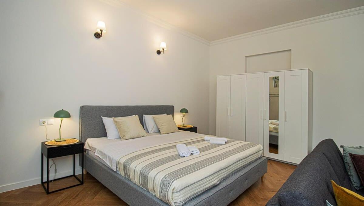 Elegant 1BR Vake Apt for 3 - By Wehost view 5