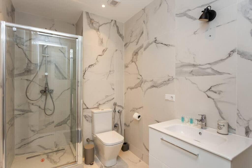 Stylish 2 BR Apartment on Chavchavadze Avenue