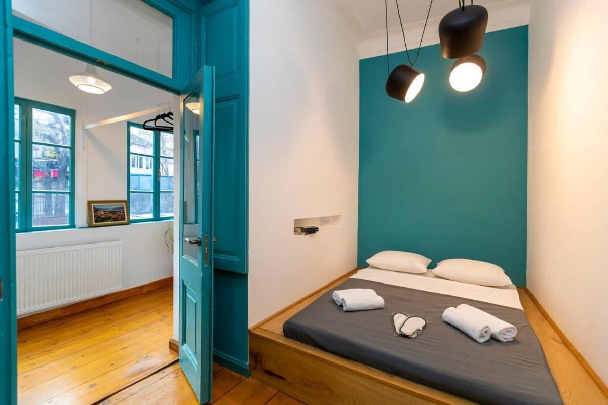 2BR Stylish apt In The Heart of Tbilisi view 3