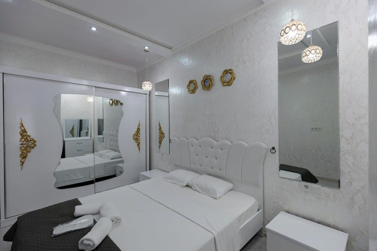 1BR Apt in the center of Batumi view 3