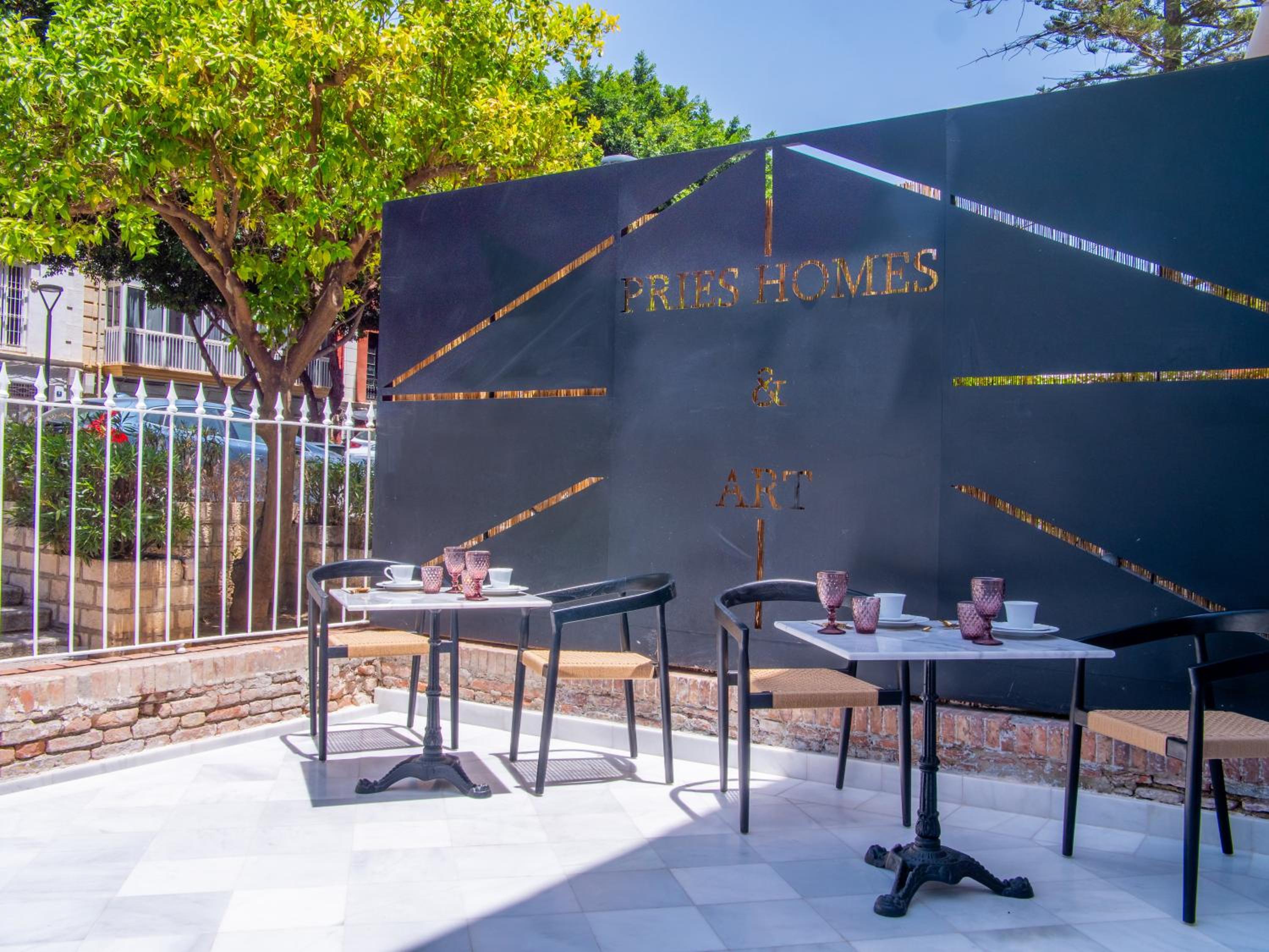 Pries Homes La Casa Azul