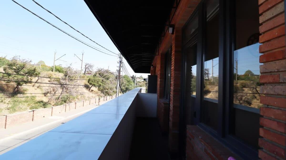 Newly Renovated Stylish 1BR Apartment For 4 view 4