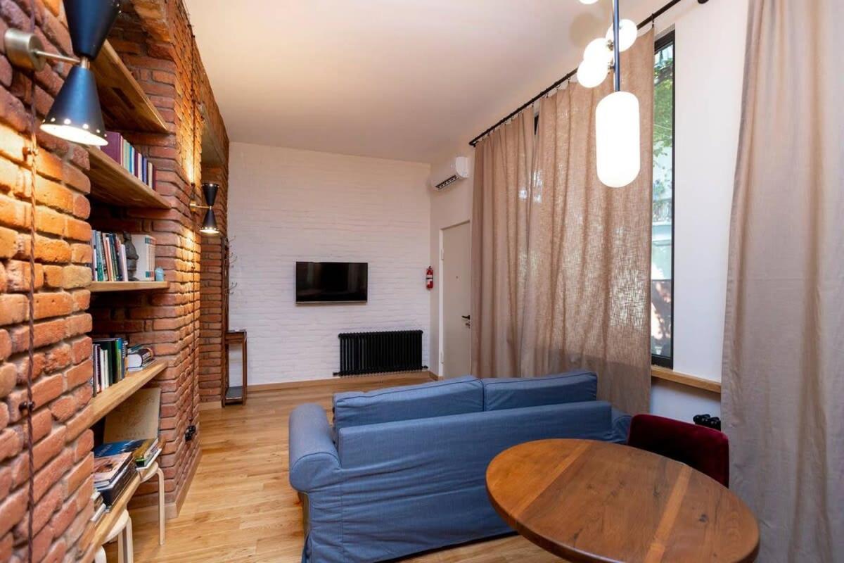 Stylish 1BR apt Close to Rustaveli Avenue view 5