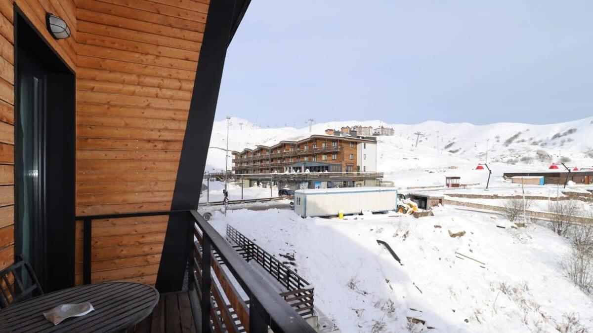 Super Bright & Stylish Apartment In Gudauri - by Wehost view 4