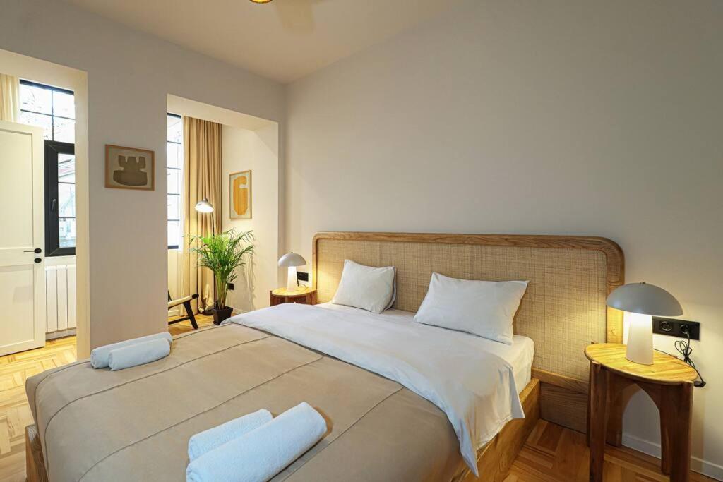 Newly Designed 2BR Apartment In Center-By Wehost view 2