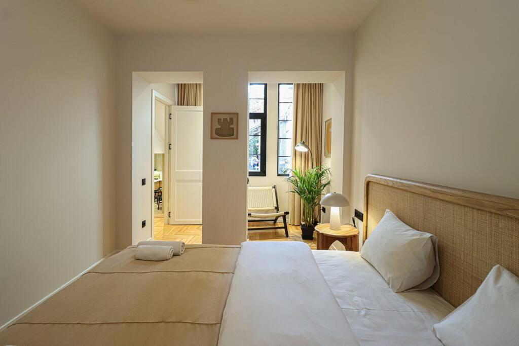 Newly Designed 2BR Apartment In Center-By Wehost view 4