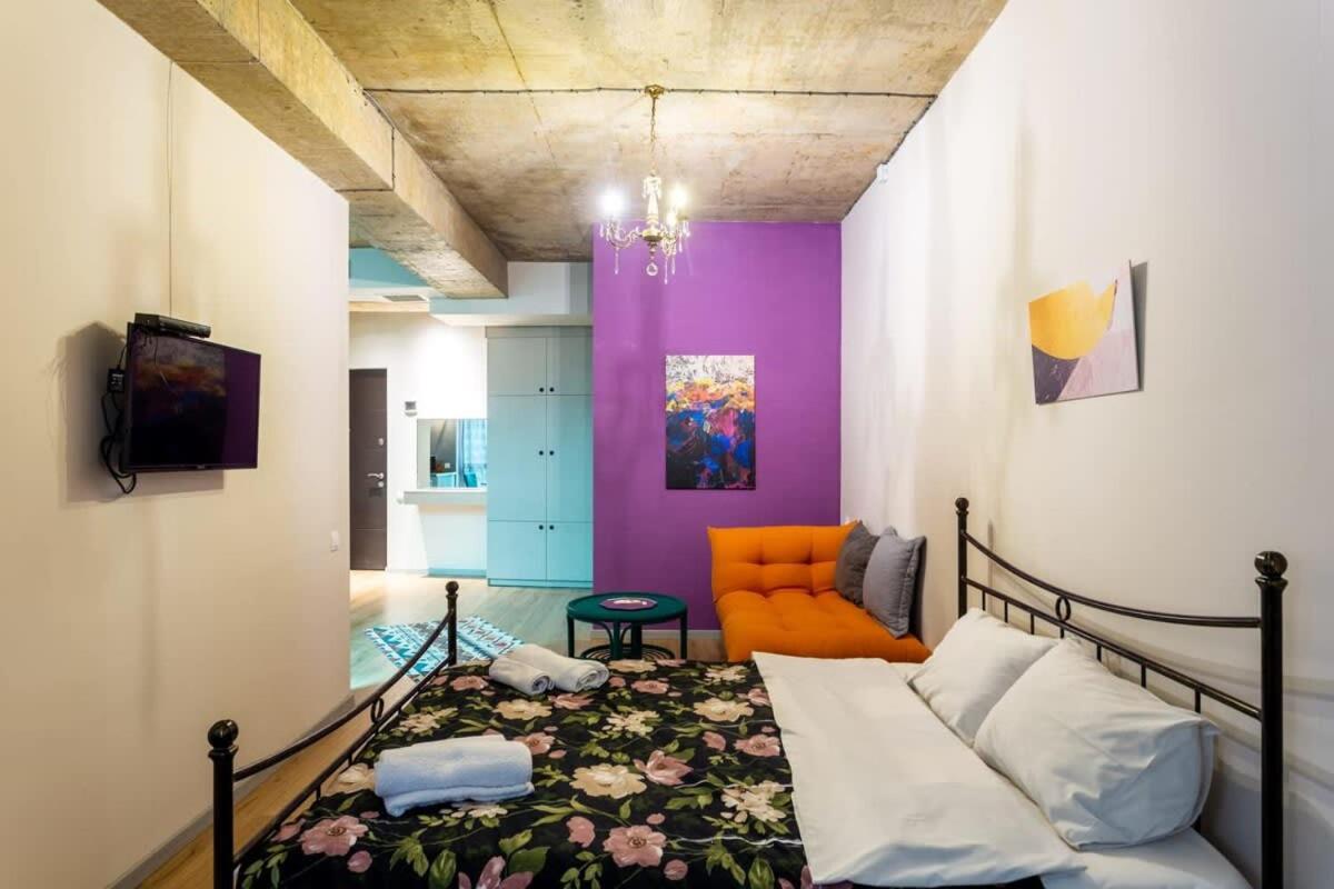 Bright & Stylish Studio In The Heart Of Tbilisi view 2