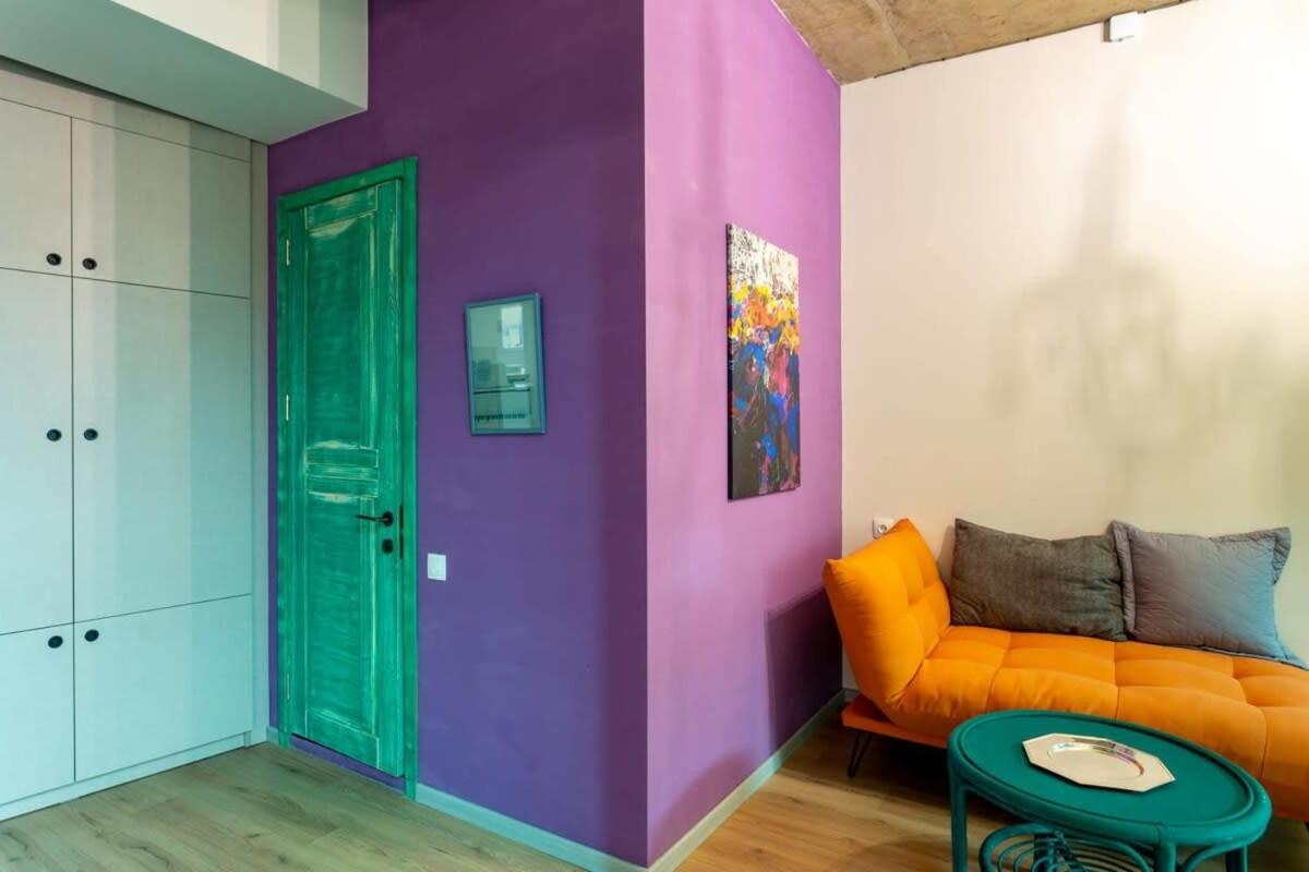 Bright & Stylish Studio In The Heart Of Tbilisi view 3