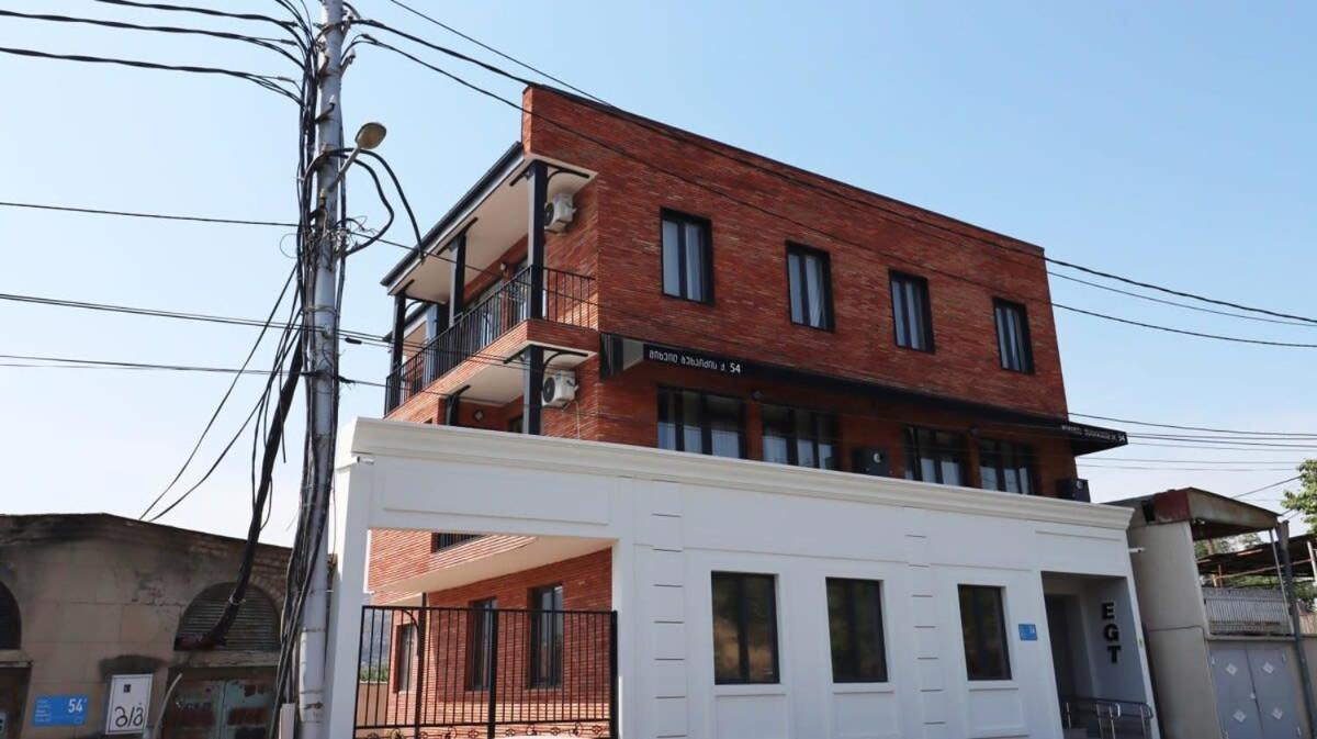 Newly Renovated Stylish Apart W stunning views