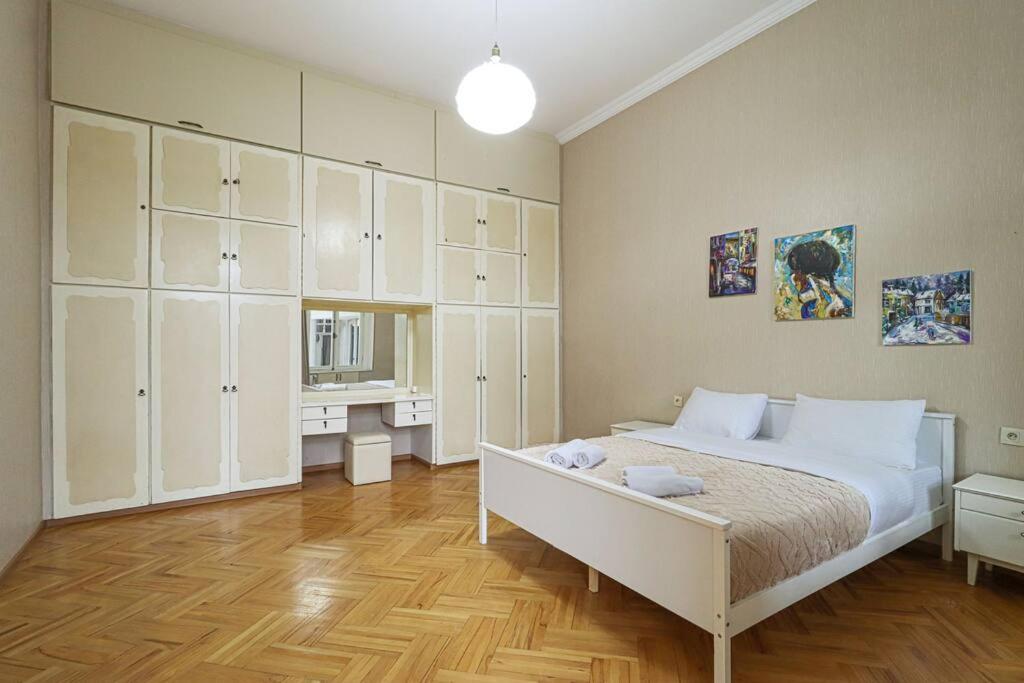 Spacious Apartment In The Center- By Wehost view 4