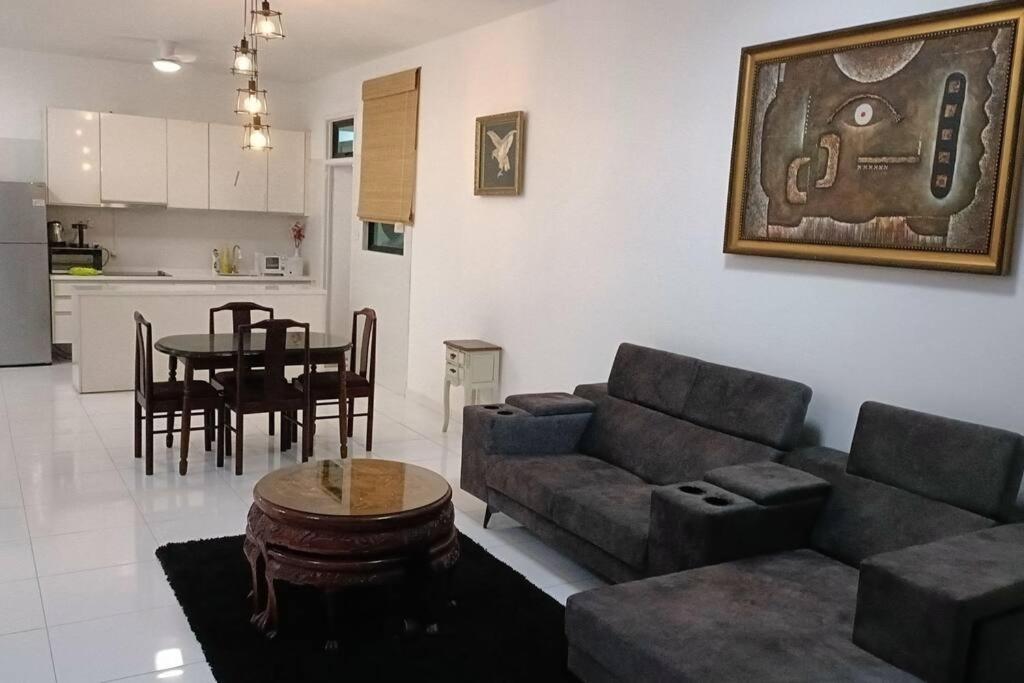 Sky Loft 4 Guests Balcony Nflix Disney B30A