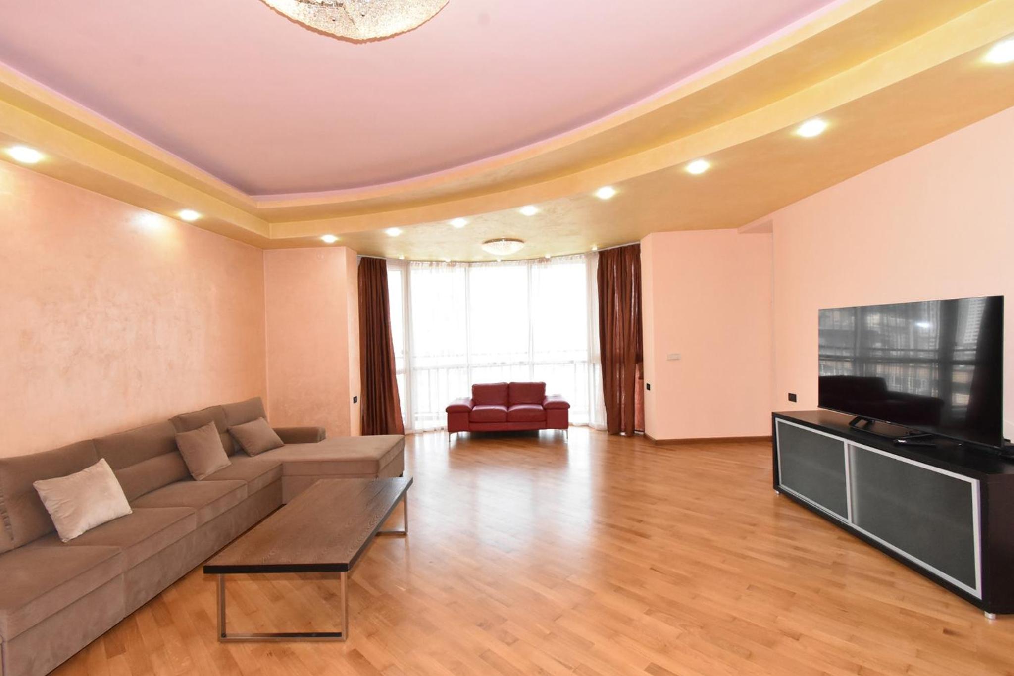 Amiryan street, 3 bedrooms Grand and Sunny apartmet AM2711