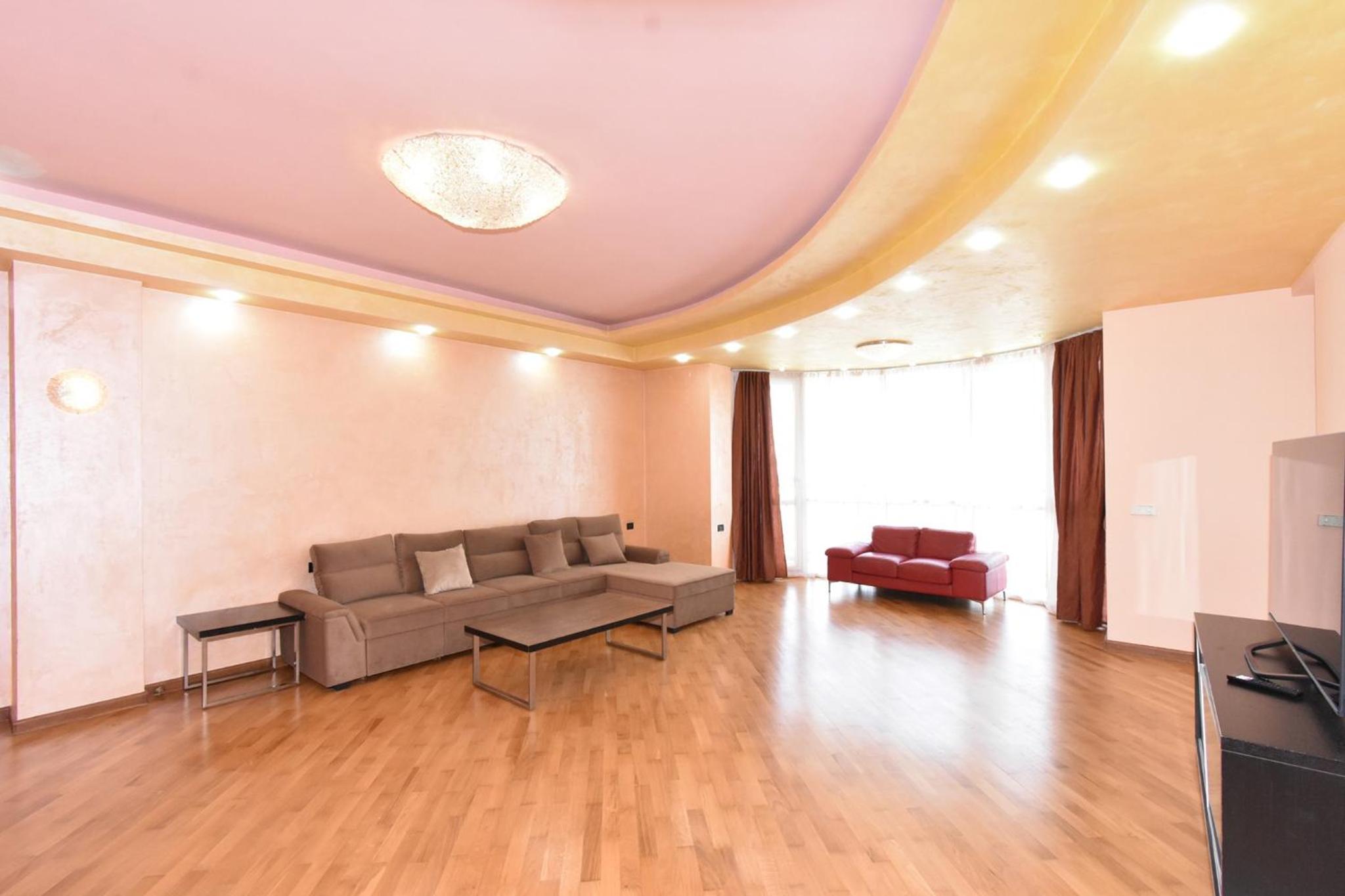 Amiryan street, 3 bedrooms Grand and Sunny apartmet AM2711