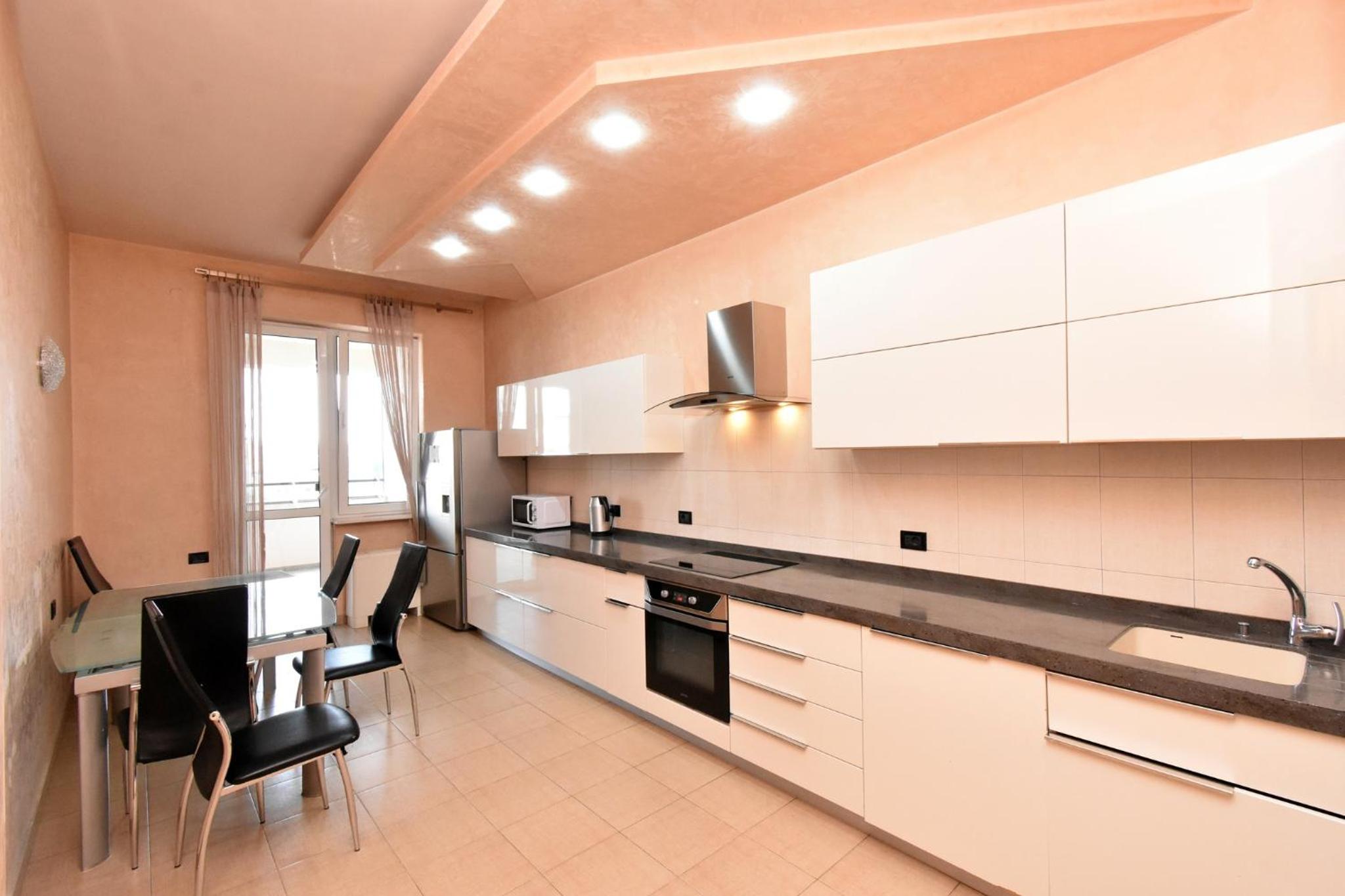 Amiryan street, 3 bedrooms Grand and Sunny apartmet AM2711