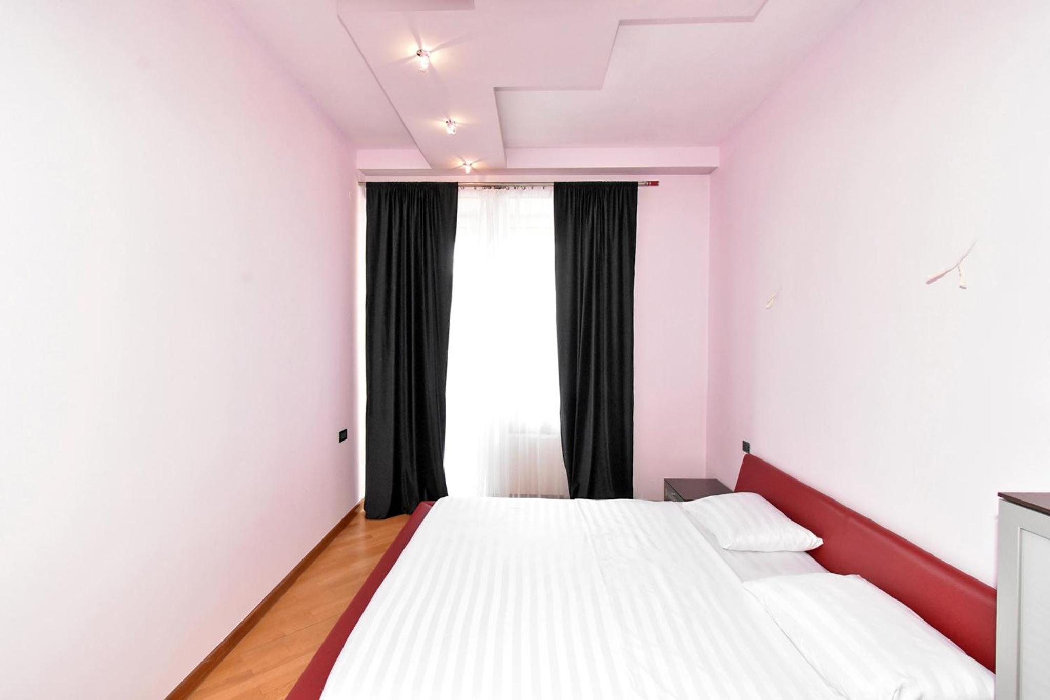 Amiryan street, 3 bedrooms Grand and Sunny apartmet AM2711