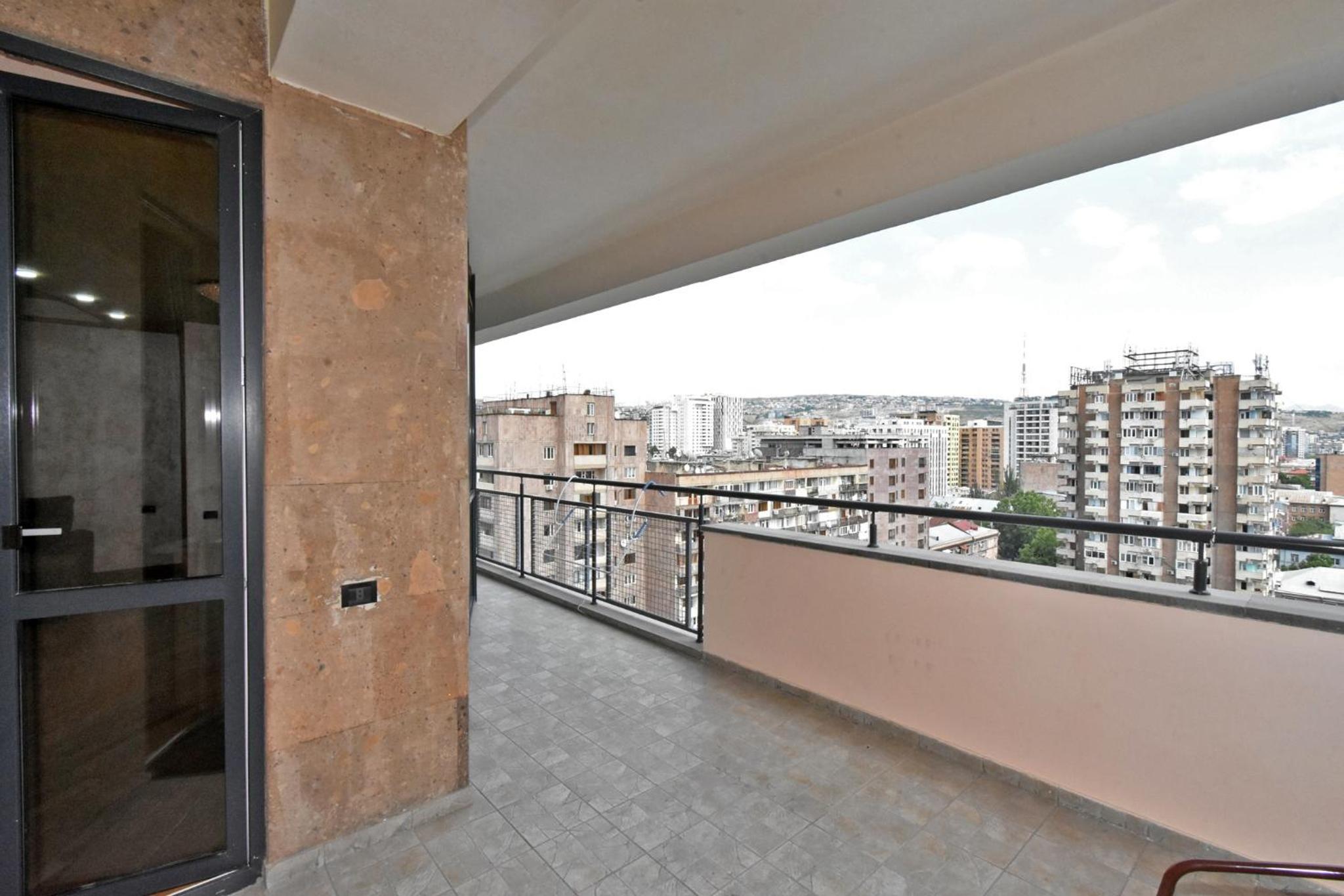 Amiryan street, 3 bedrooms Grand and Sunny apartmet AM2711