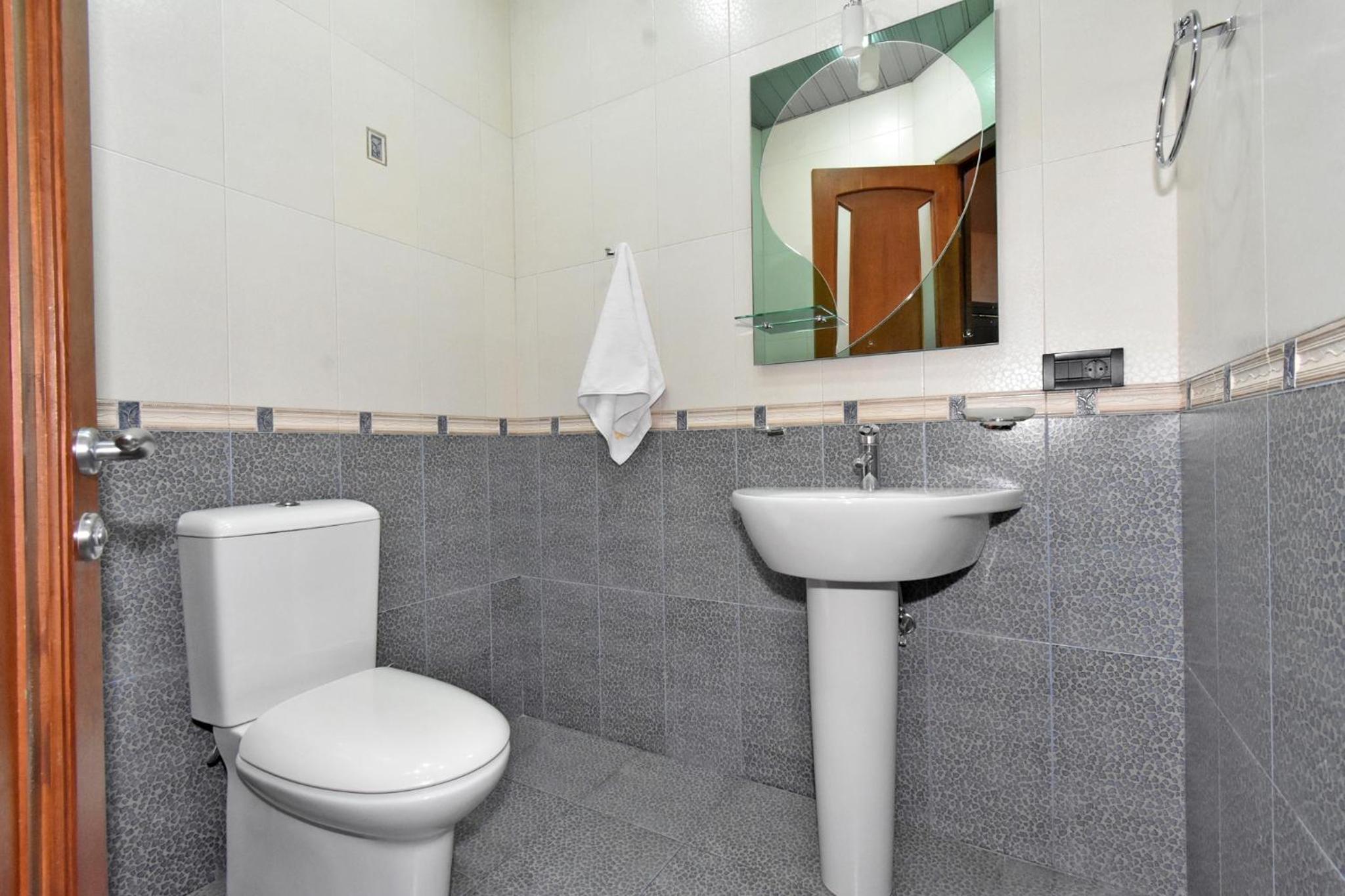 Amiryan street, 3 bedrooms Grand and Sunny apartmet AM2711