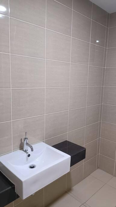 Sky Loft 4 Guests Balcony Nflix Disney B30A