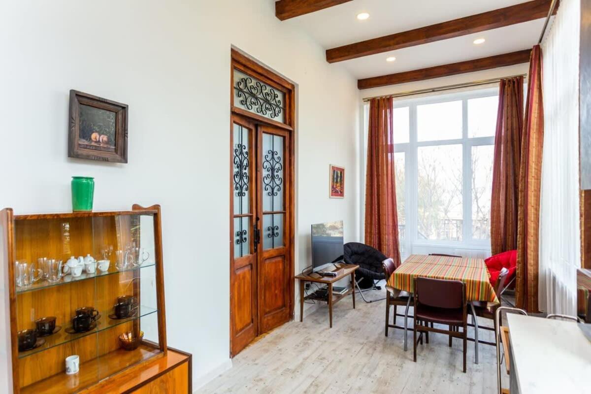 Central Tbilisi Apt with City Views - by Wehost view 2