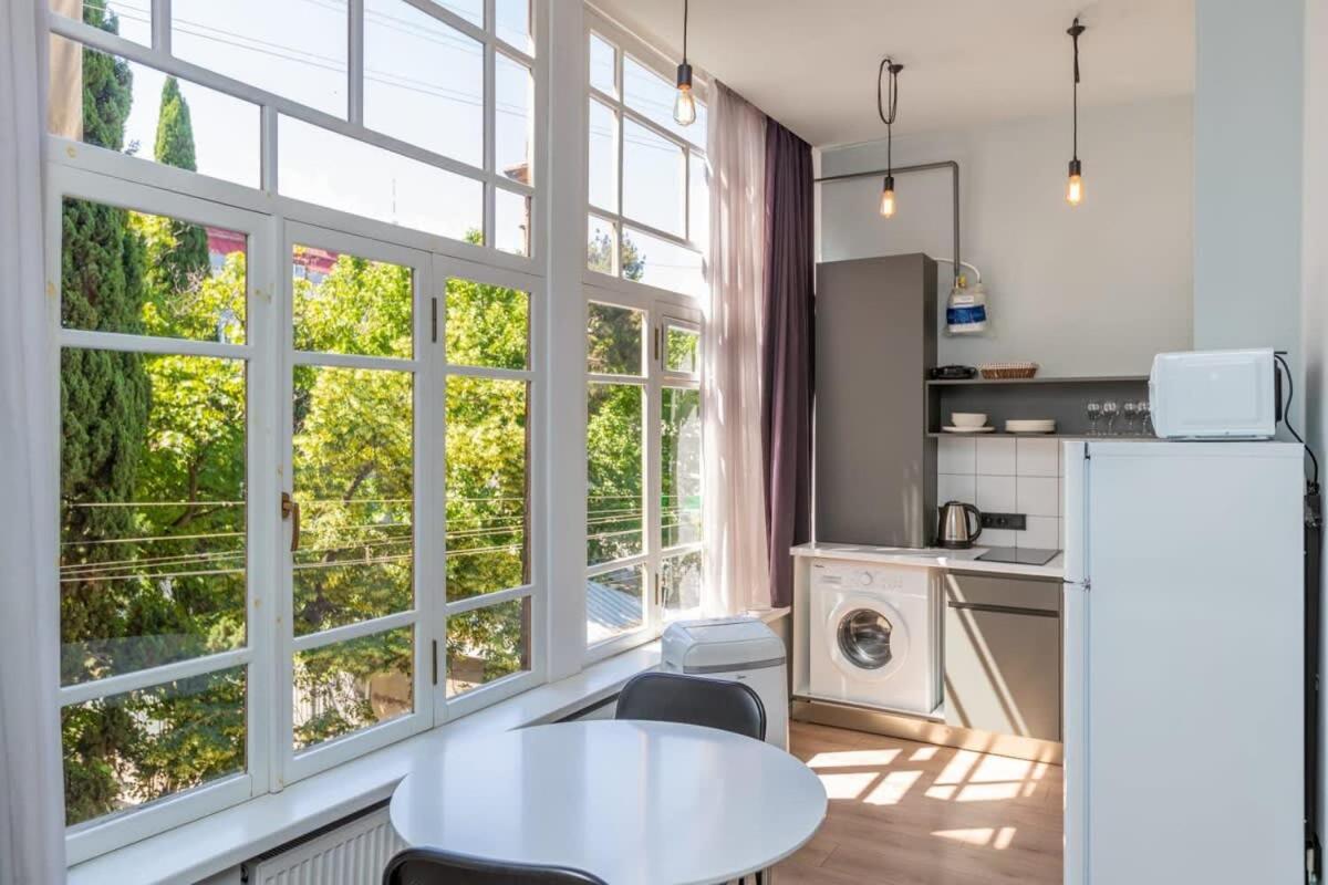 Charming 1BR Apartment w Panoramic view view 3