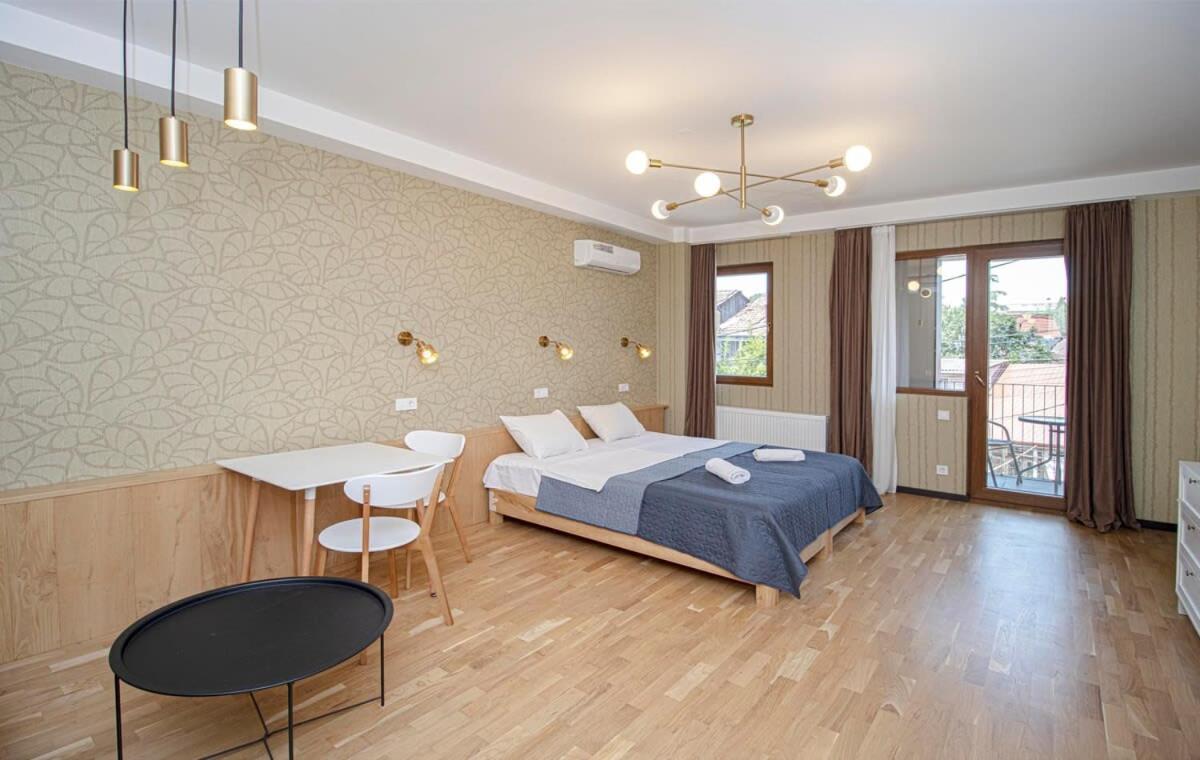 Charming Studio Apt In Tbilisi