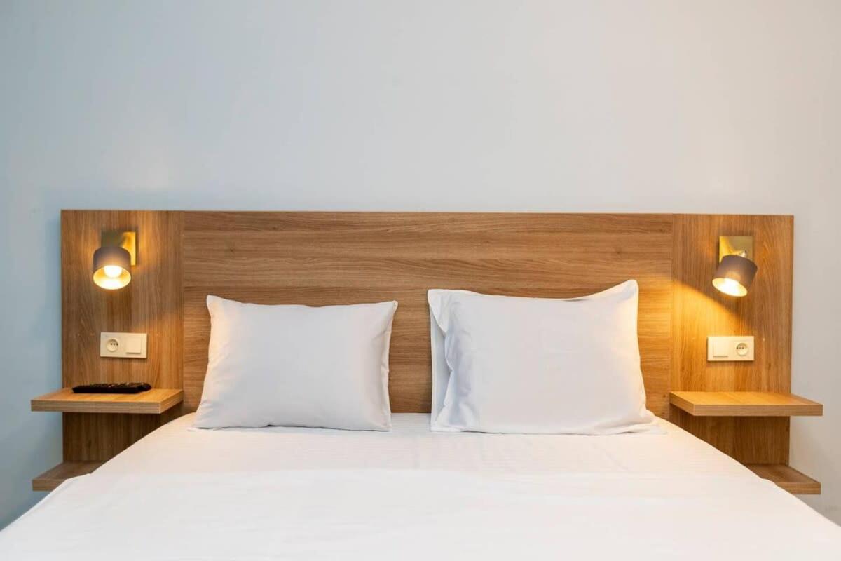 2 studio apartments w balcony in old Tbilisi view 4