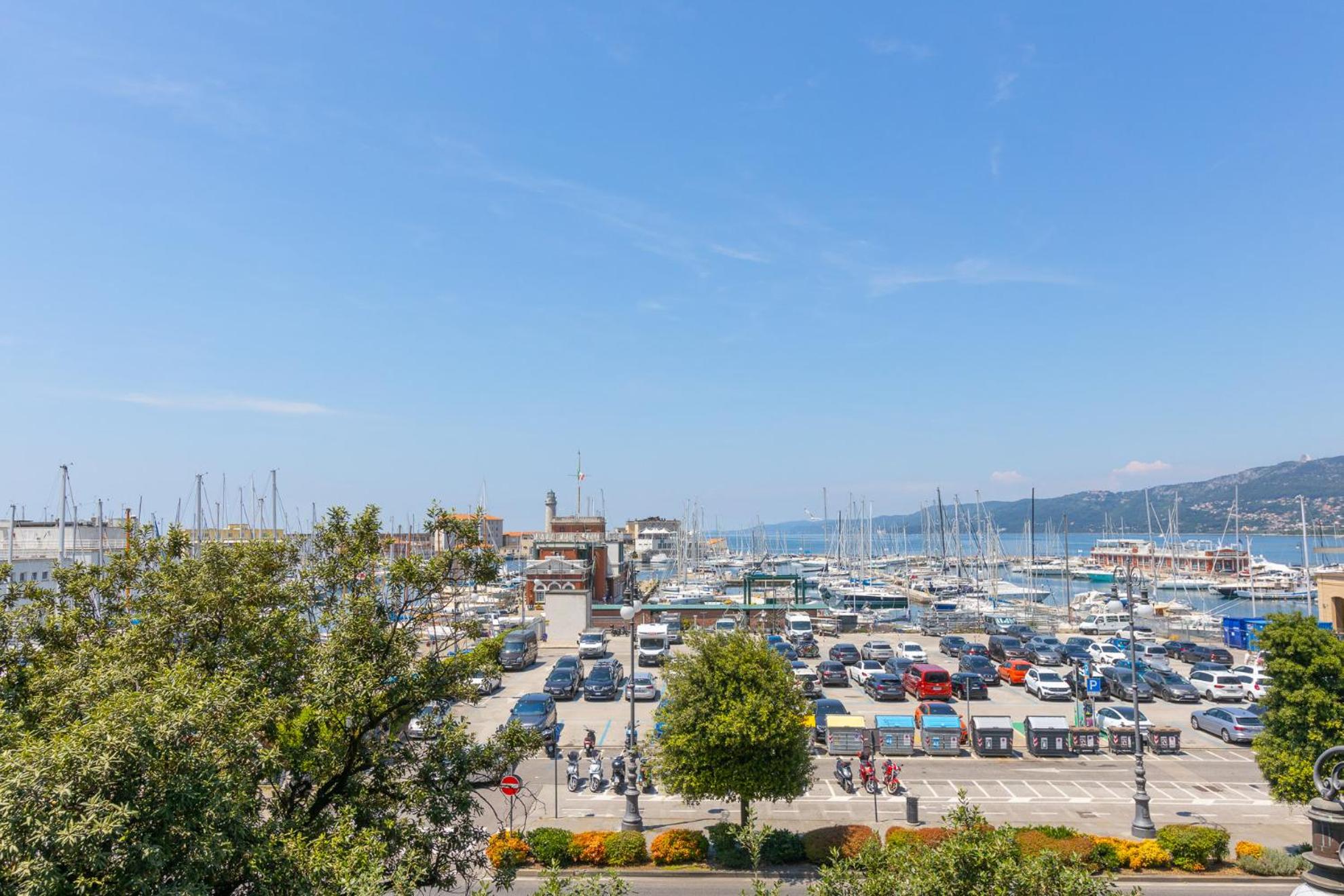 Apartments Trieste Centro I Le Rive 9 view 2