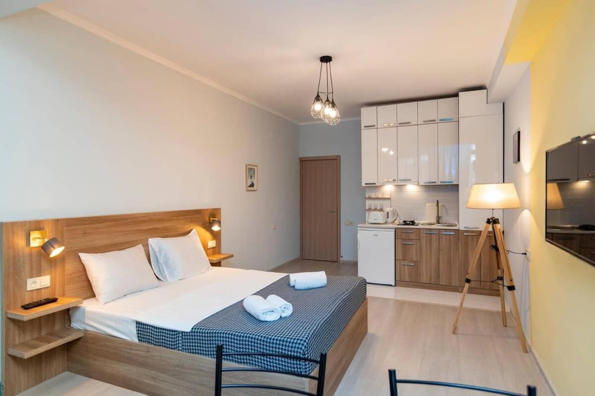 2 studio apartments w balcony in old Tbilisi view 5