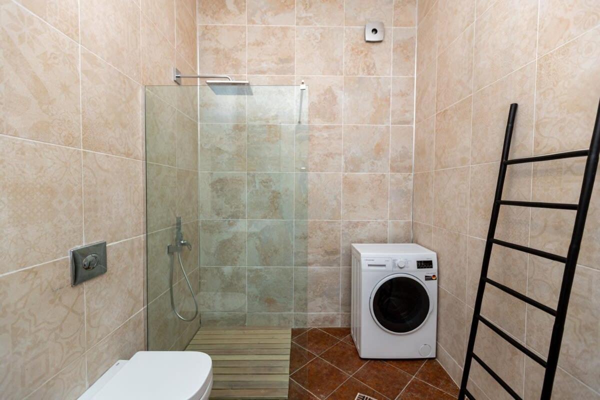 Stylish 2BR apt in the heart of old Tbilisi view 5