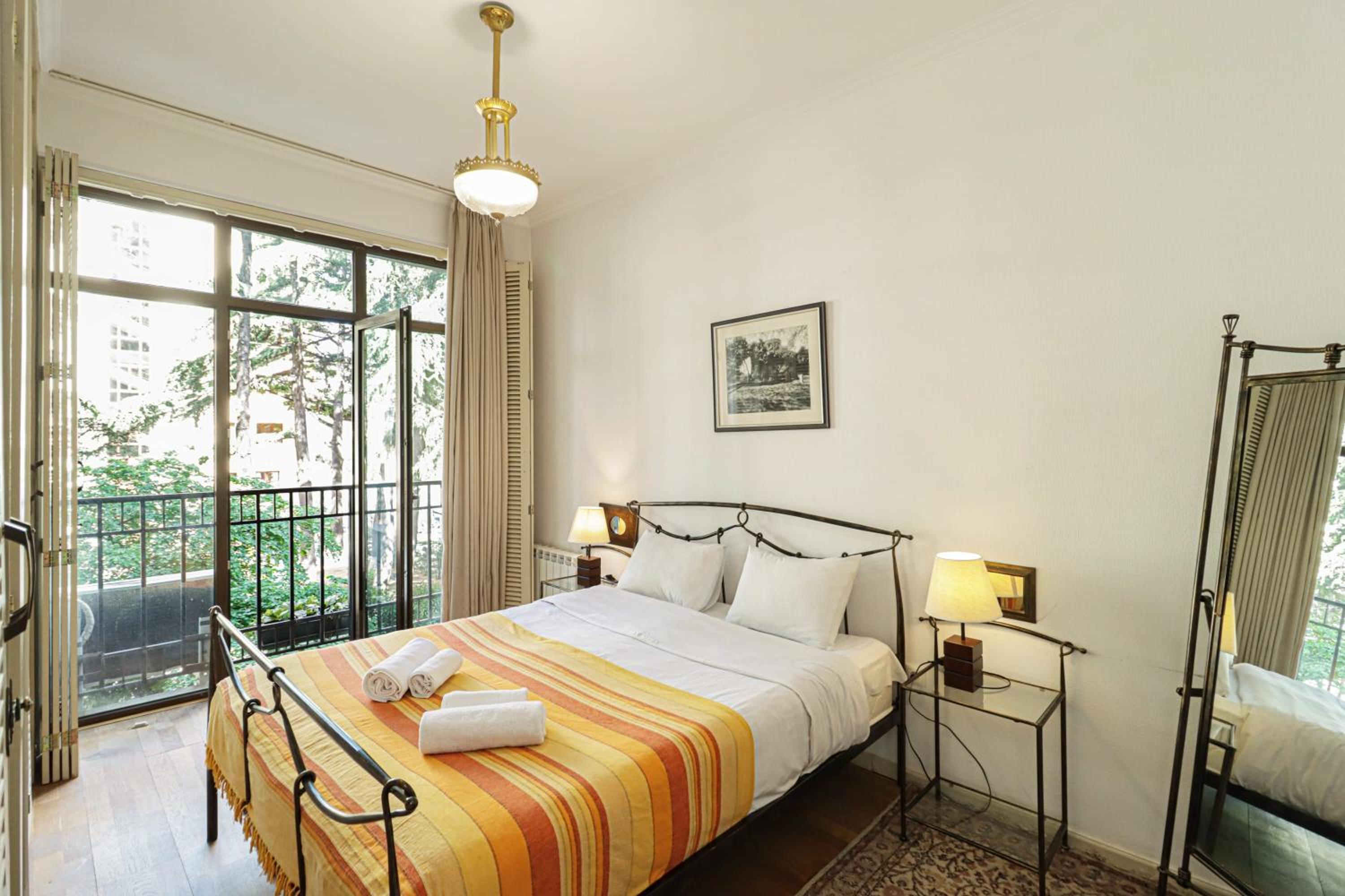 Cozy and Stylish 1BR Apt In The Heart of Tbilisi view 2
