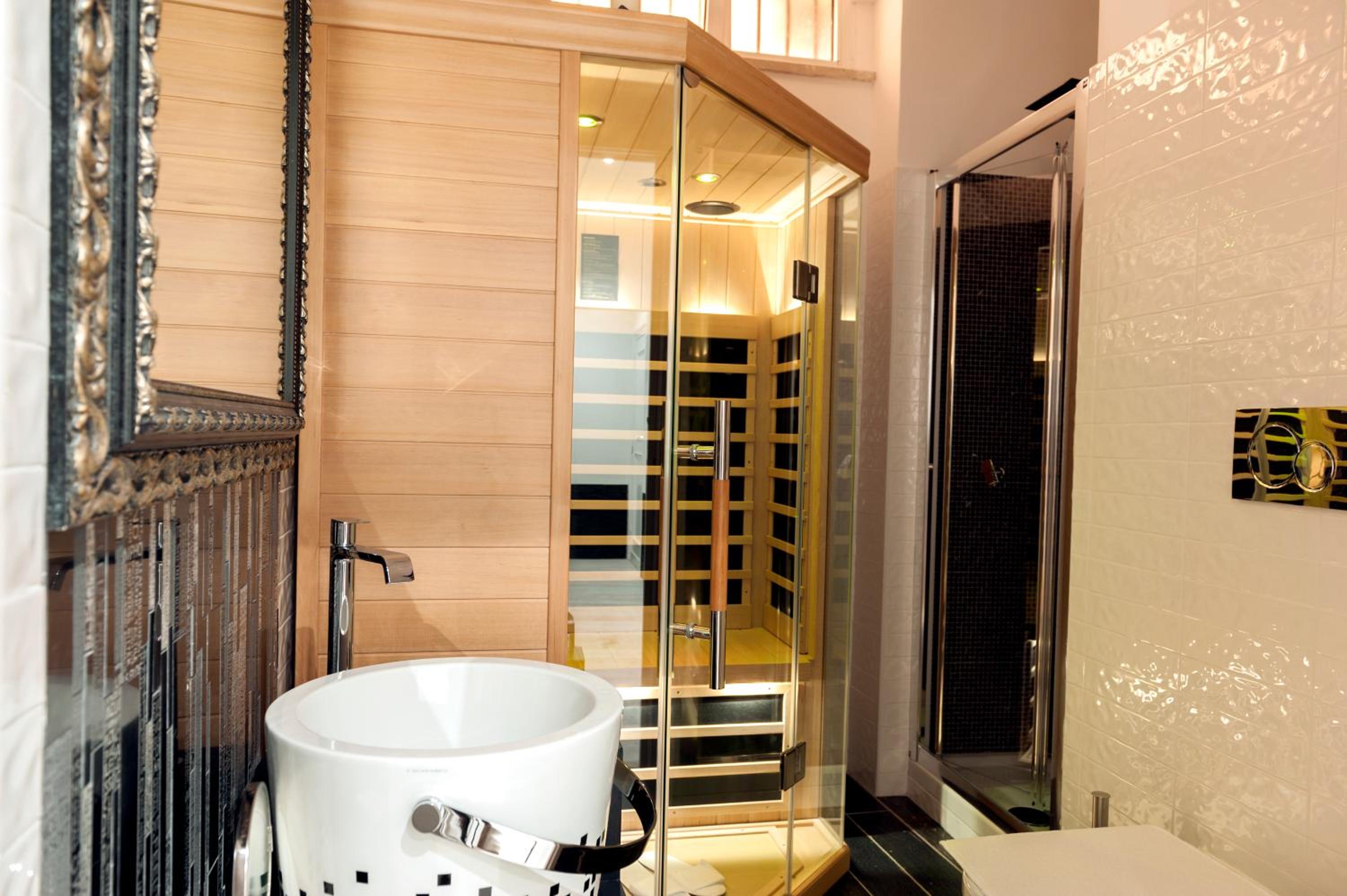 Two Chic Guesthouse
