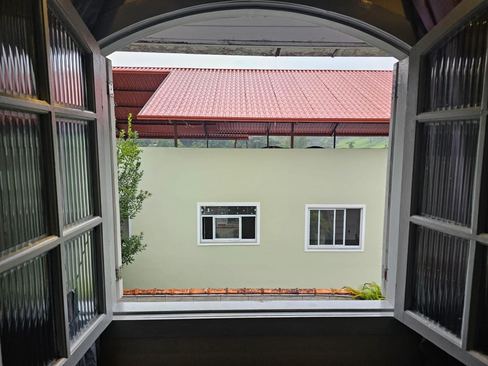 Duplex Inteiro com Piscina , & Churrasqueira