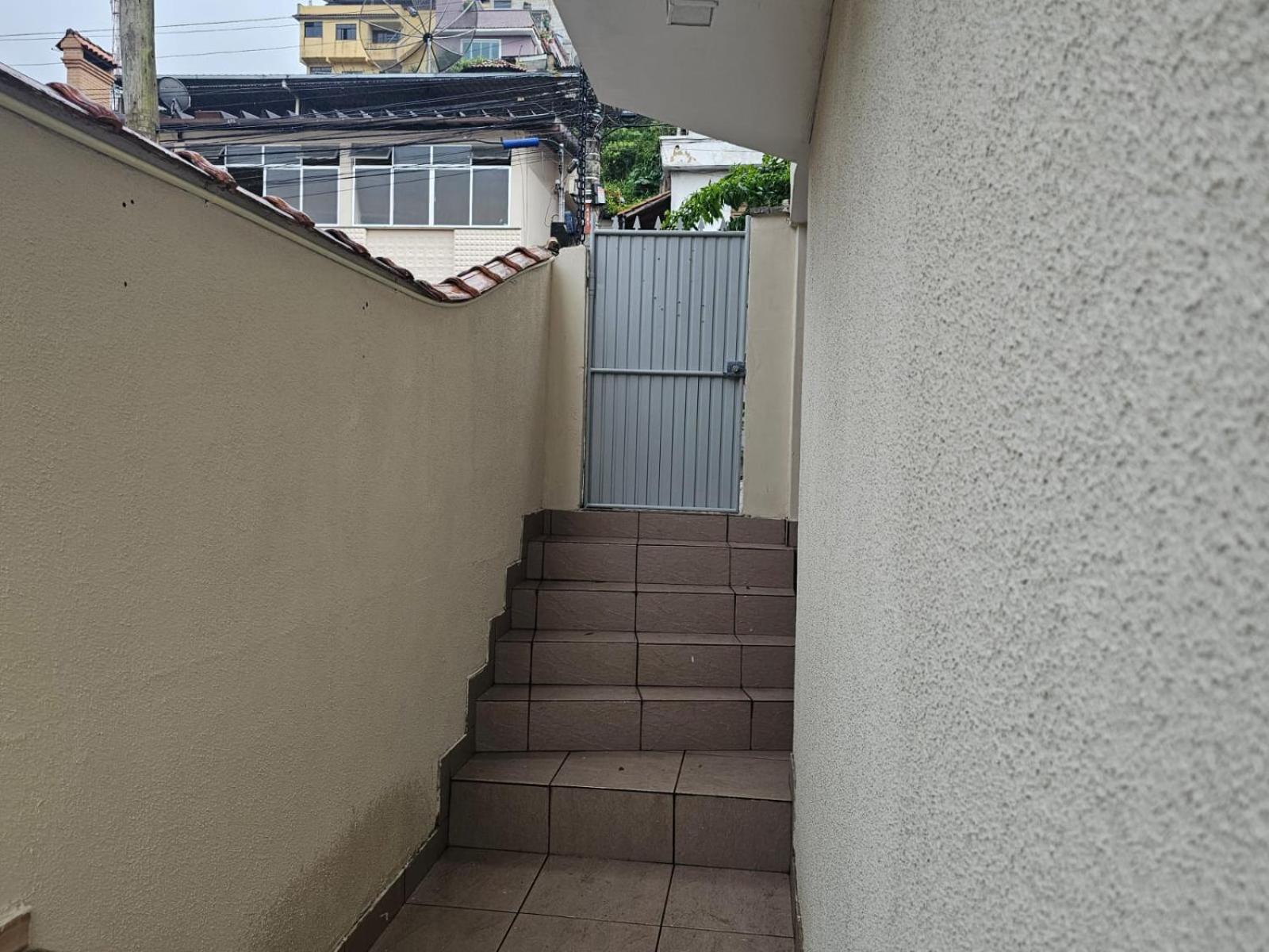 Duplex Inteiro com Piscina , & Churrasqueira