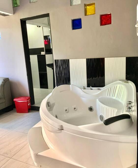The Skylofts 2 Bedroom Apartment Lleras