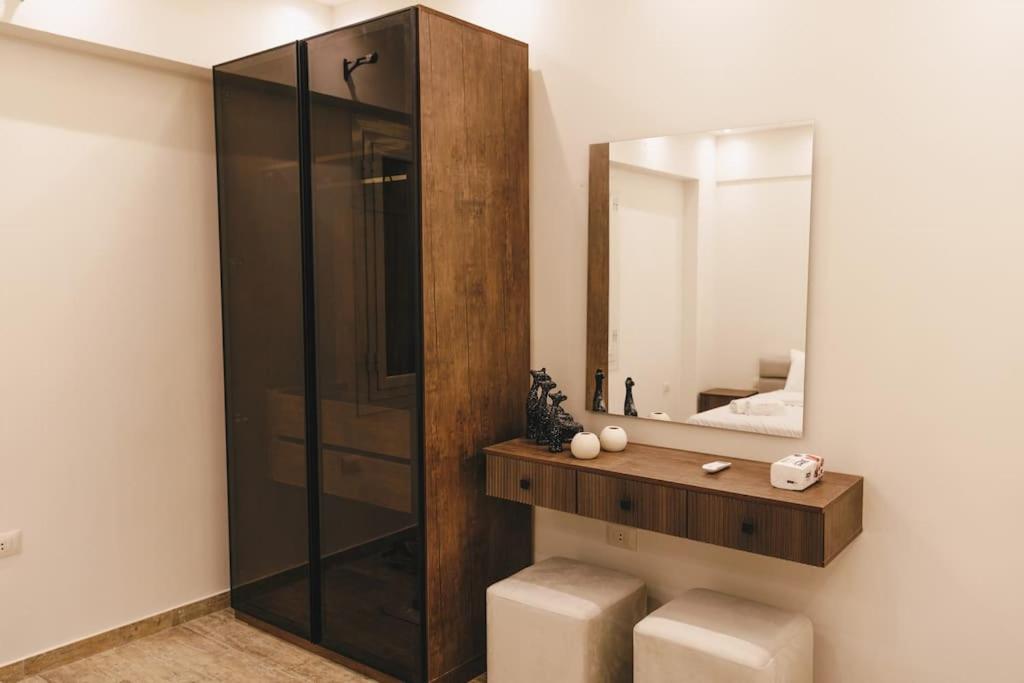 Signature Stays Breezy Modern Apt
