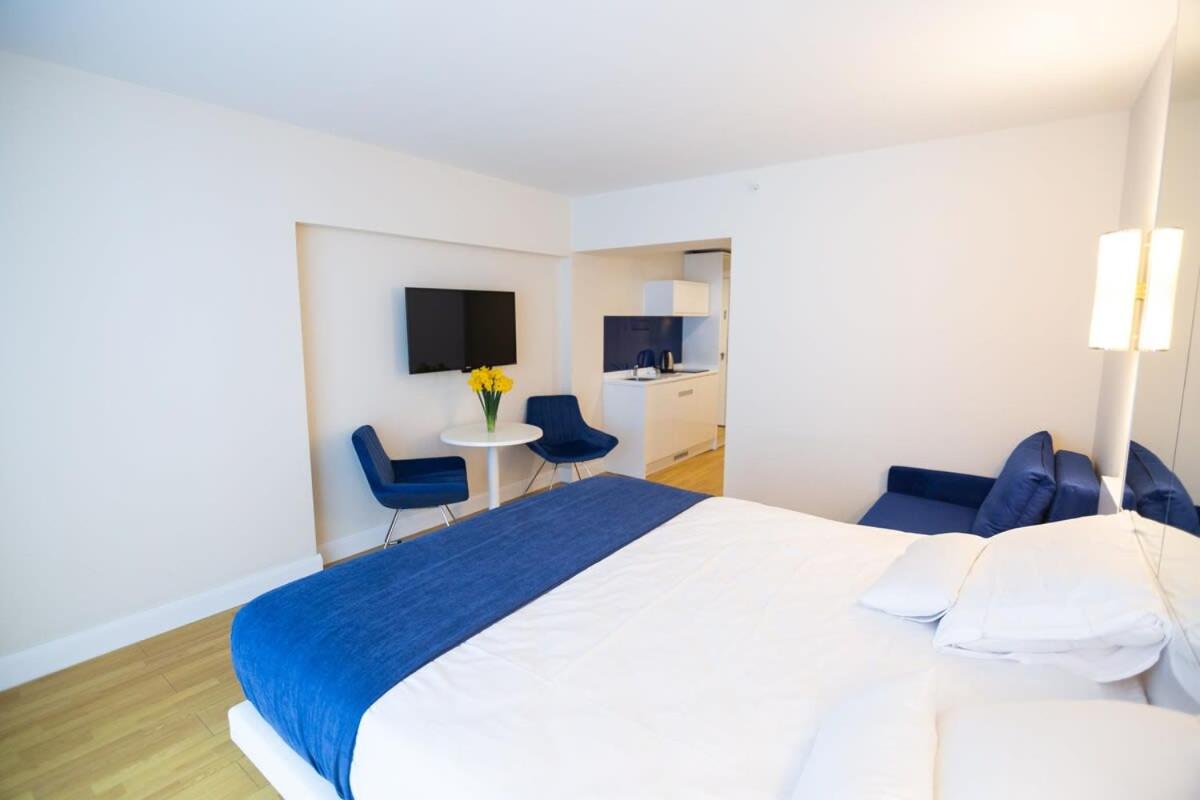 Studio Apartment In Orbi Tower view 2