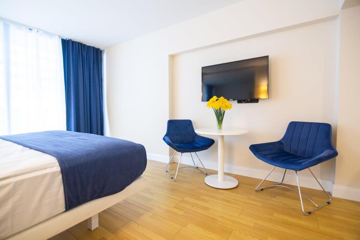 Studio Apartment In Orbi Tower view 4