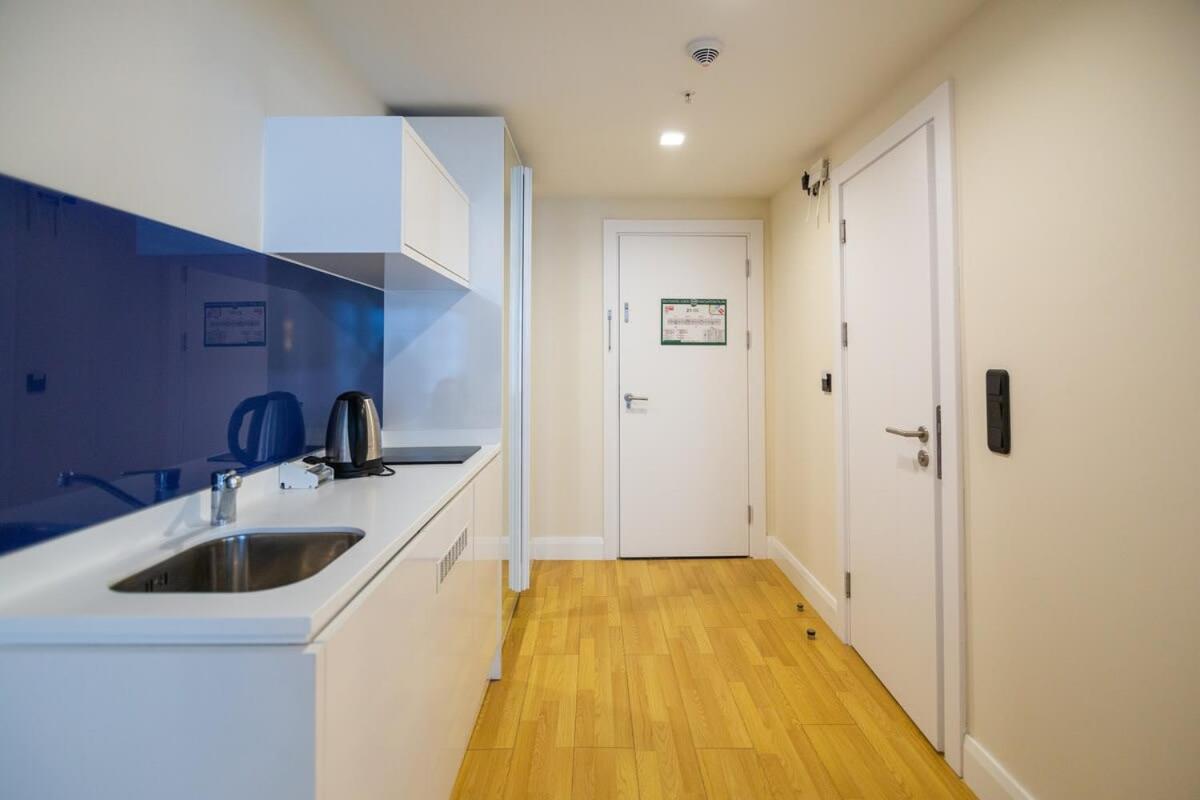 Studio Apartment In Orbi Tower view 5