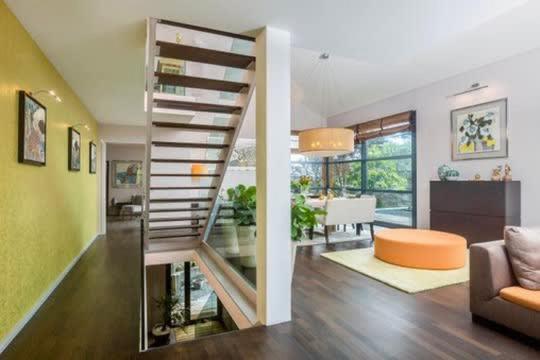 Exquisite 5-Bedroom Villa in Arzier for Families by GuestLee