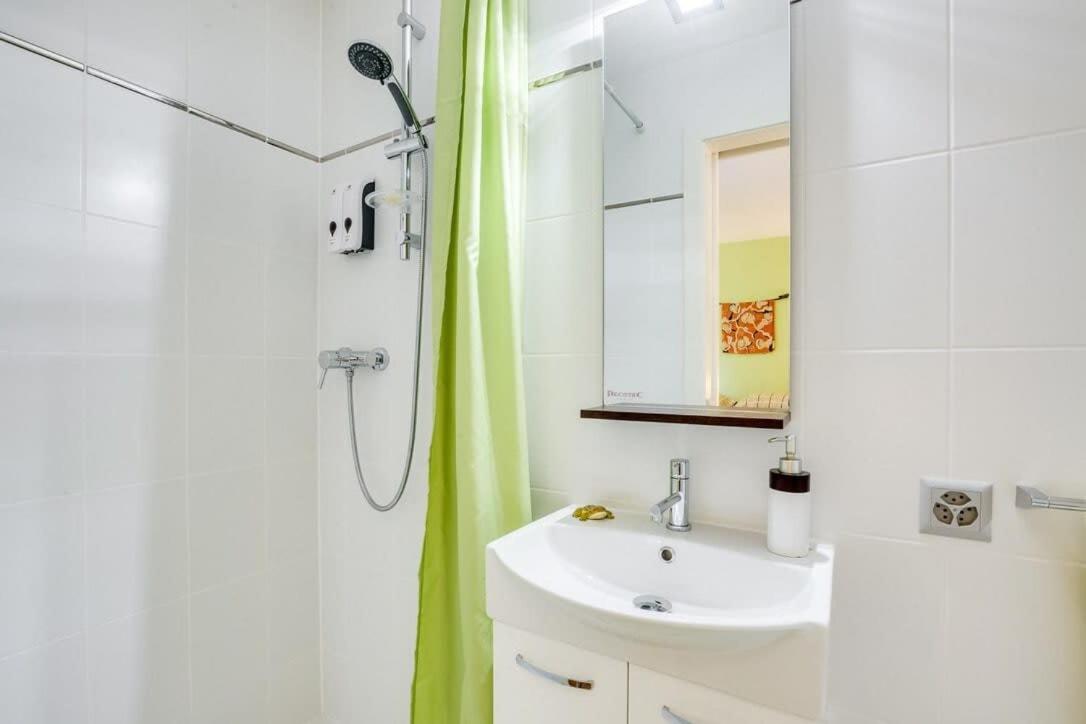 Exquisite 5-Bedroom Villa in Arzier for Families by GuestLee