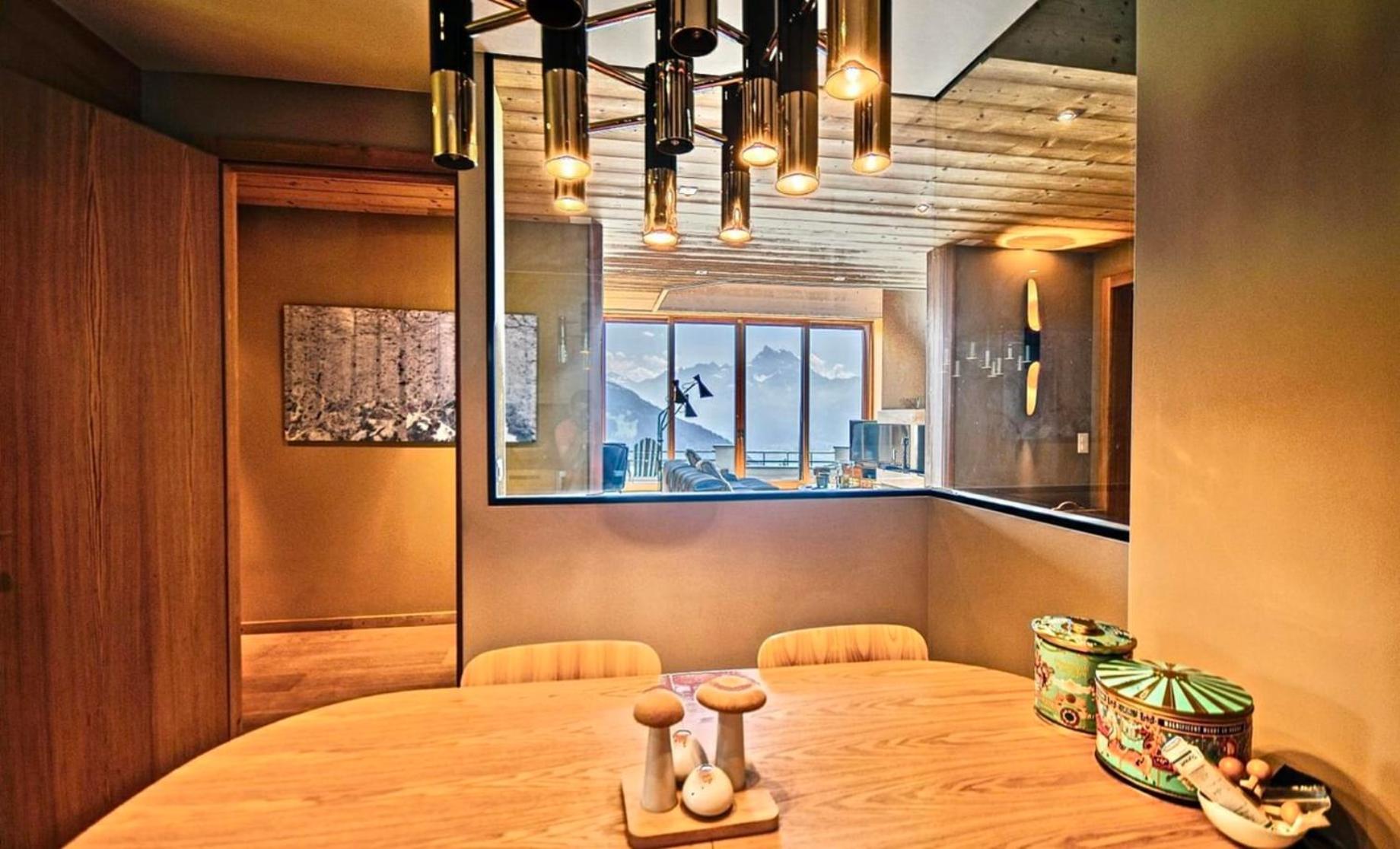 Sumptuous Chalet with Breathtaking views by GuestLee