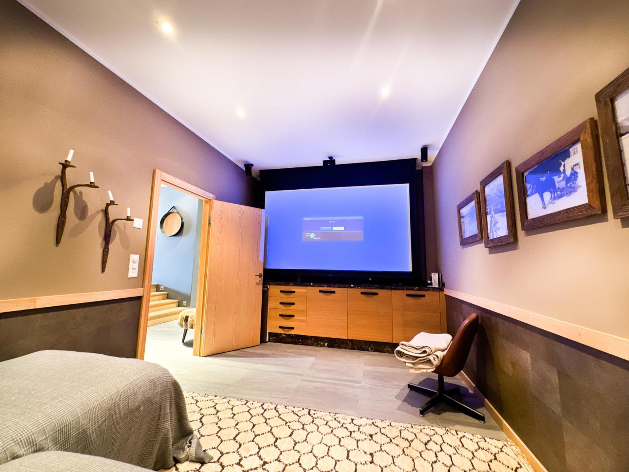 Sumptuous Chalet with Breathtaking views by GuestLee
