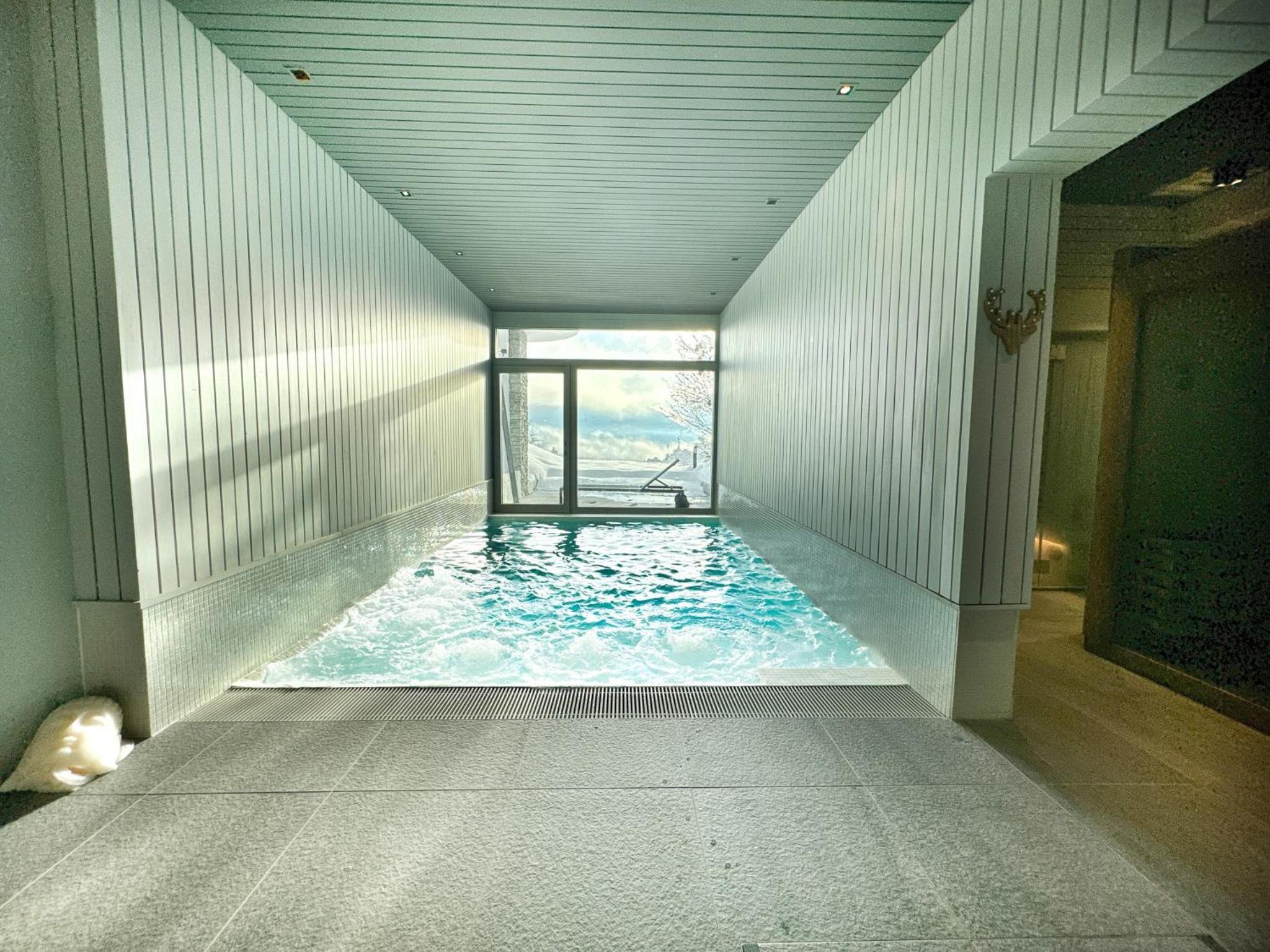 Sumptuous Chalet with Breathtaking views by GuestLee