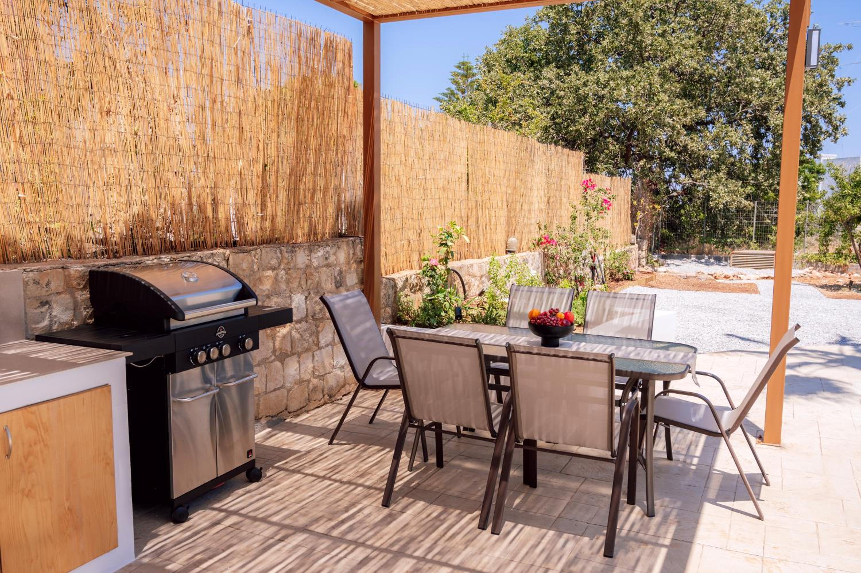 Αngélique Pool garden apartment