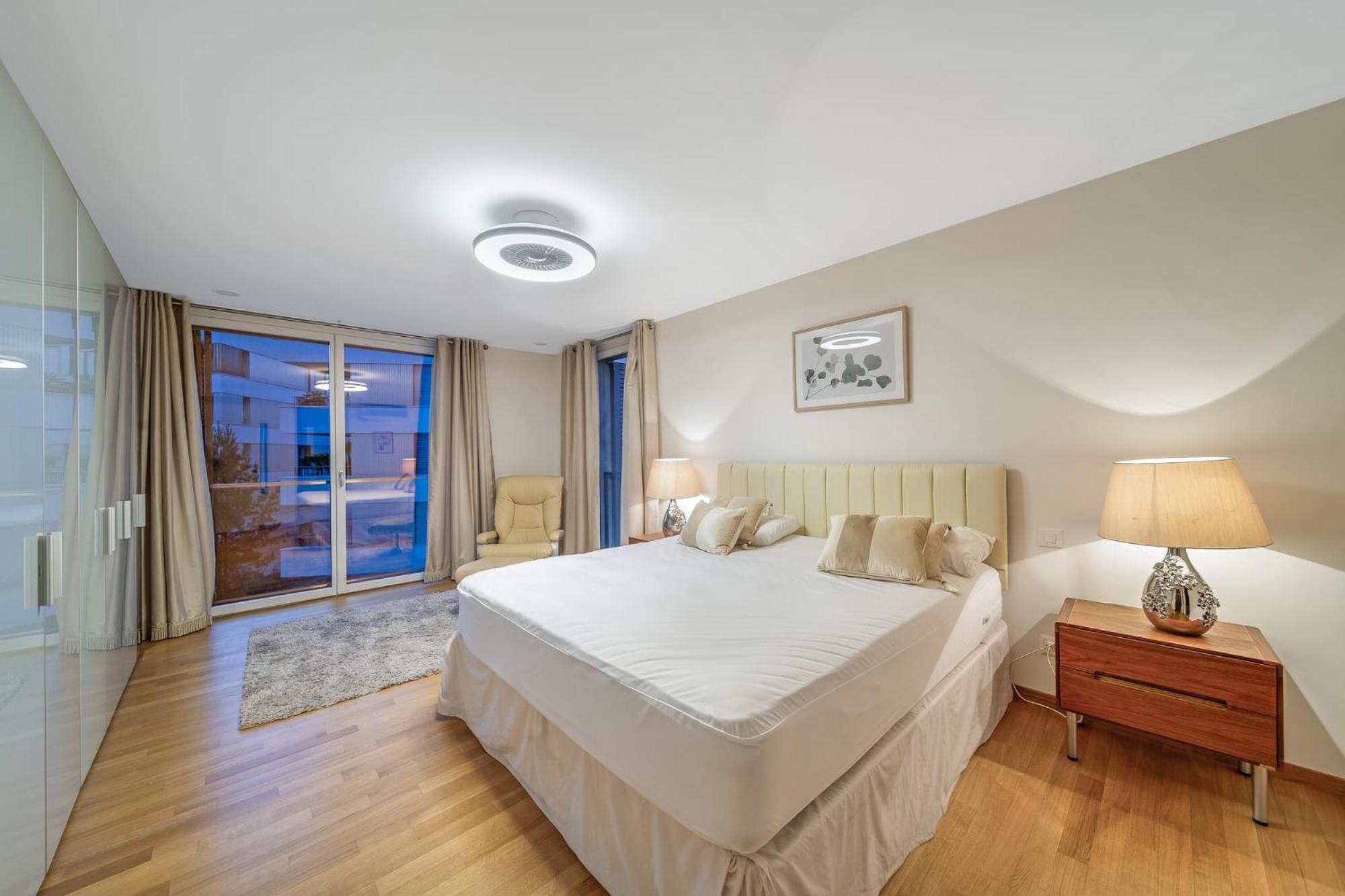 Luxury Apartment in Montreux with Panoramic Views by GuestLee