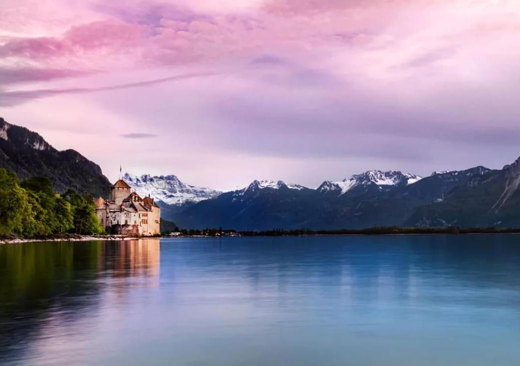 Luxury Apartment in Montreux with Panoramic Views by GuestLee